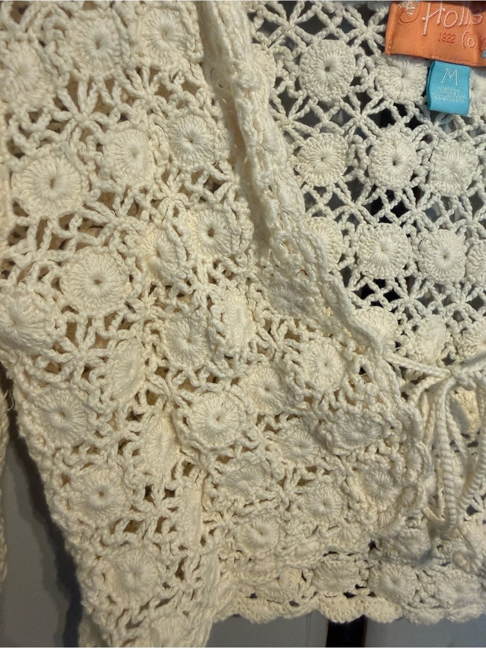 Hollister Cream Crochet Tie-Front Cropped Top - Picture 4 of 5